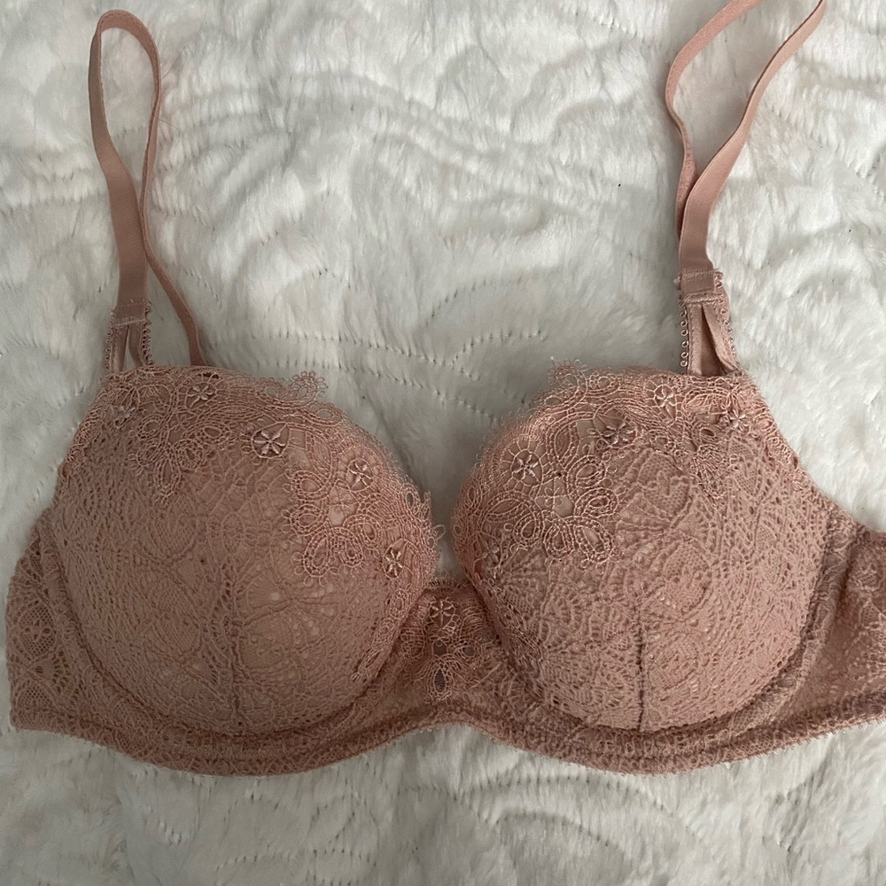 lightly lined victoria secret bra
